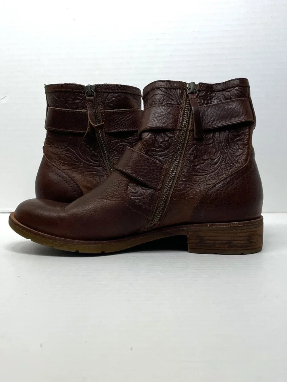 Sofft Boots Sz 9 M Brinson Embossed Leather Side-Zip Brown Short Ankle Booties